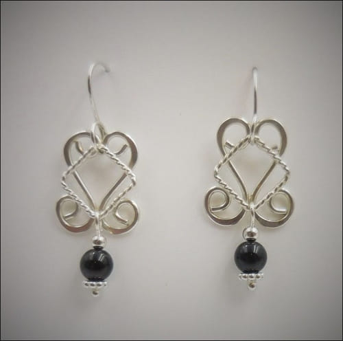 Click to view detail for DKC-774 Earrings, Silver and Onyx